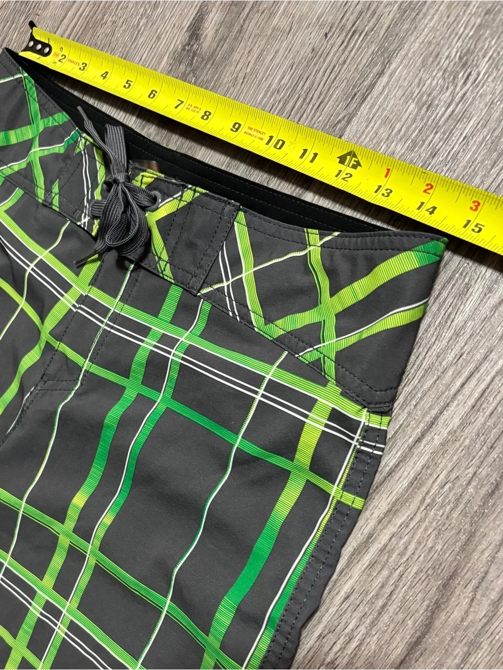 Mossimo Supply Co Board Shorts Mens 32 Dark Gray Green Plaid Swim Surf Beach